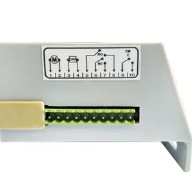  برد درب آسانسور یاران یکی از قطعات اصلی در عملکرد صحیح درب اتوماتیک آسانسور است و وظیفه کنترل باز و بسته شدن درب را بر عهده دارد. این برد با دقت بالا طراحی شده و برای استفاده در سیستم‌های مختلف درب آسانسور گزینه‌ای مناسب و قابل‌اعتماد است. در صورت خرابی برد، ممکن است درب با تأخیر عمل کند، به‌درستی باز یا بسته نشود یا خطا در عملکرد سیستم ایجاد شود.آرون لیفت در اصفهان امکان تأمین و فروش برد درب آسانسور یاران را با شرایط مناسب فراهم کرده و آماده ارائه مشاوره برای انتخاب قطعه سازگار با نوع درب و سیستم آسانسور شماست. اگر به دنبال خرید برد درب آسانسور یاران در اصفهان هستید، این محصول می‌تواند انتخابی کاربردی برای تعمیر و نگهداری آسانسور باشد.